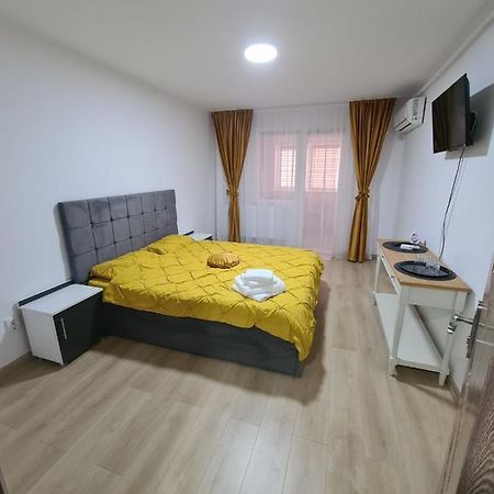 Apartmán Garsoniera Luxury Kevin Piteşti Exteriér fotografie