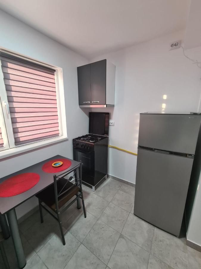 Apartmán Garsoniera Luxury Kevin Piteşti Exteriér fotografie
